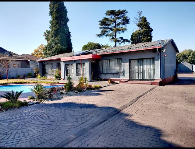 3 BEDROOM HOUSE FOR SALE IN BRACKENDOWNS